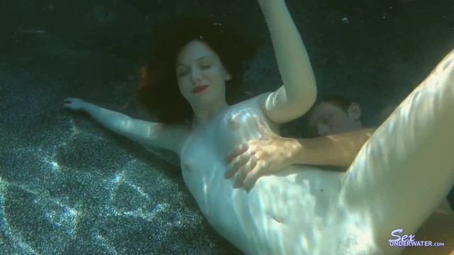 Порно видео секс в пруду